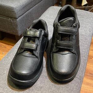 Dunham Shoes Mens 10  Adjustable Strap Sneakers 8009BK Black Leather